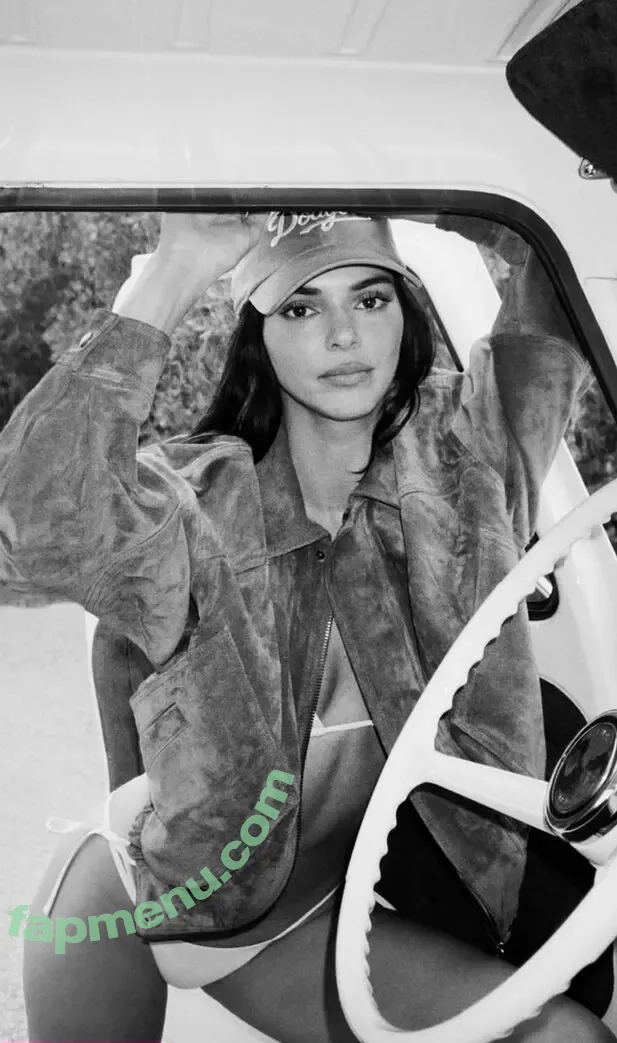 Kendall Jenner nude photo #5153 (KendallJenner)