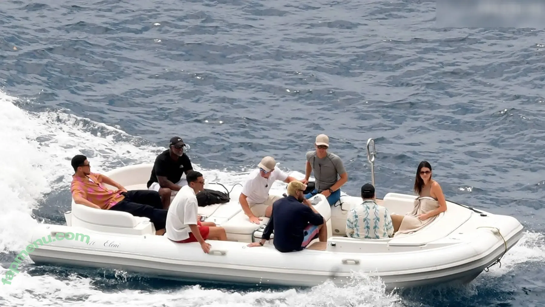 Kendall Jenner nude photo #5245 (KendallJenner)