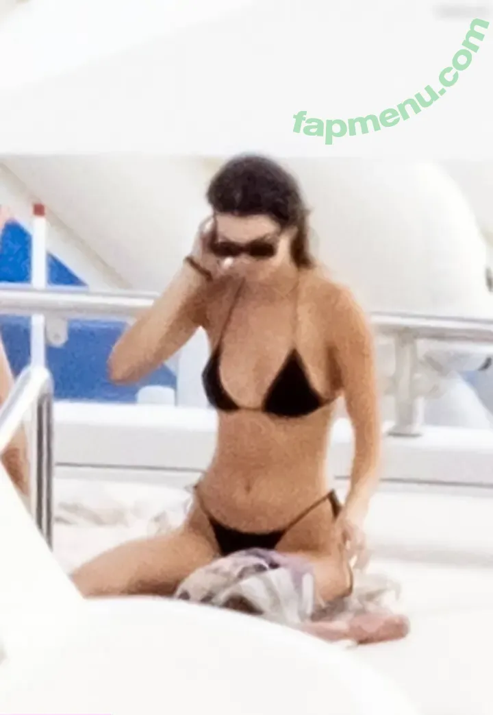 Kendall Jenner nude photo #5250 (KendallJenner)