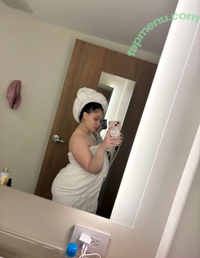 Kenisha Garcia nude photo #0048 (kenishafineasf / thick_gurl101)
