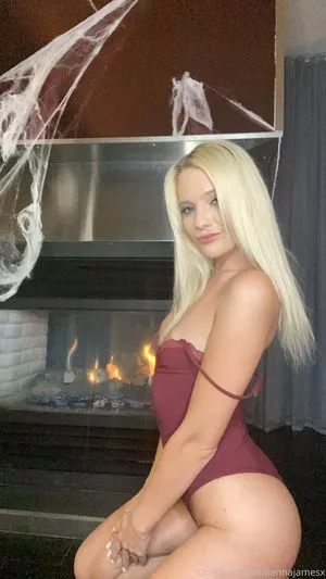 Kenna James / kennajames21 / kennajamesx / realkennajames nude photo #0043