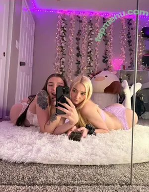  nude photo #0002