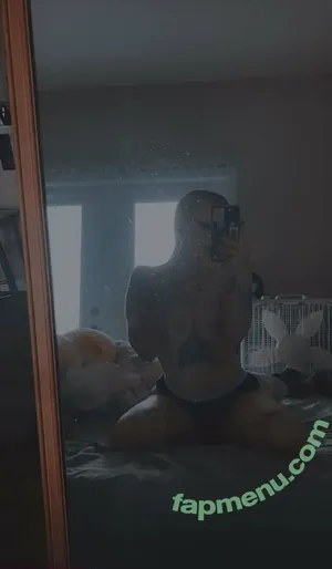  nude photo #0005