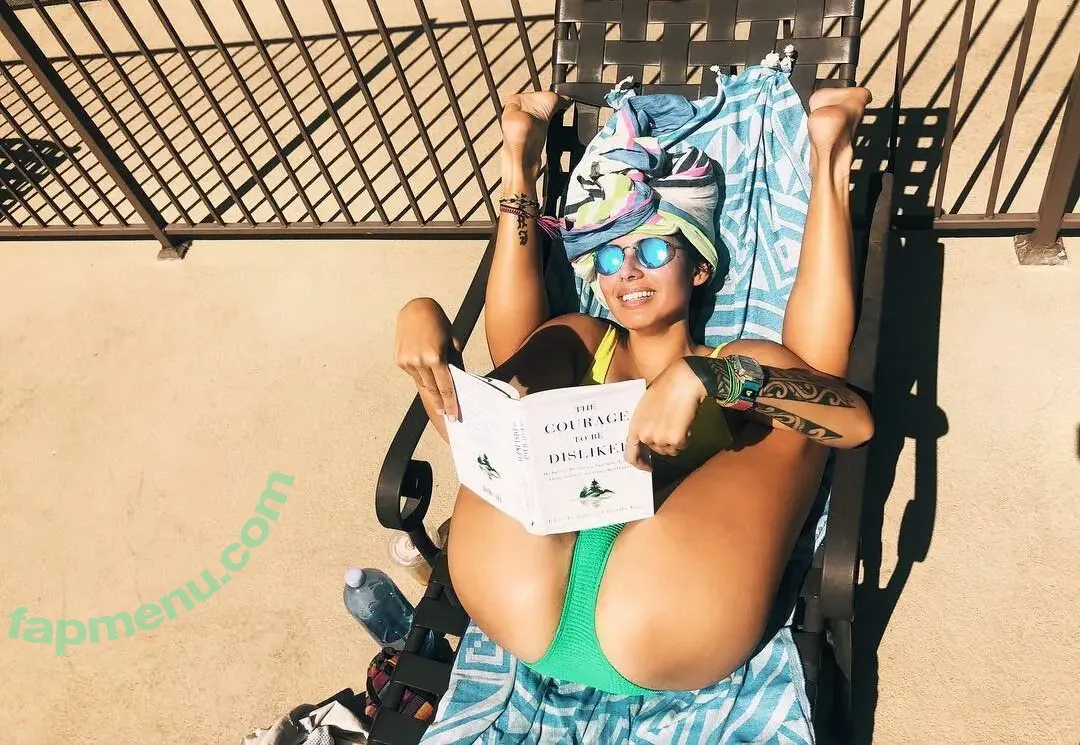 Khalyla Kuhn nude photo #0005 (khalamityk)