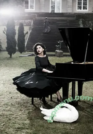 Khatia Buniatishvili / khatiabuniatishvili nude photo #0201