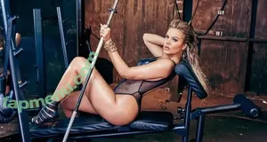 Khloé Kardashian / khloekardashian nude photo #0008