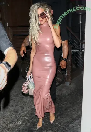 Khloé Kardashian / khloekardashian nude photo #0018