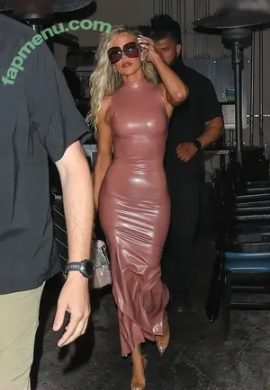 Khloé Kardashian / khloekardashian nude photo #0033