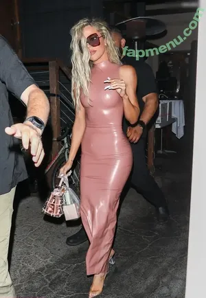 Khloé Kardashian / khloekardashian nude photo #0034
