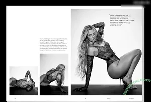 Khloé Kardashian / khloekardashian nude photo #0044