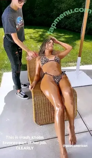 Khloé Kardashian / khloekardashian nude photo #0083