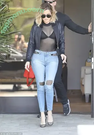 Khloé Kardashian / khloekardashian nude photo #0108