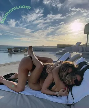 Khloé Kardashian / khloekardashian nude photo #0155