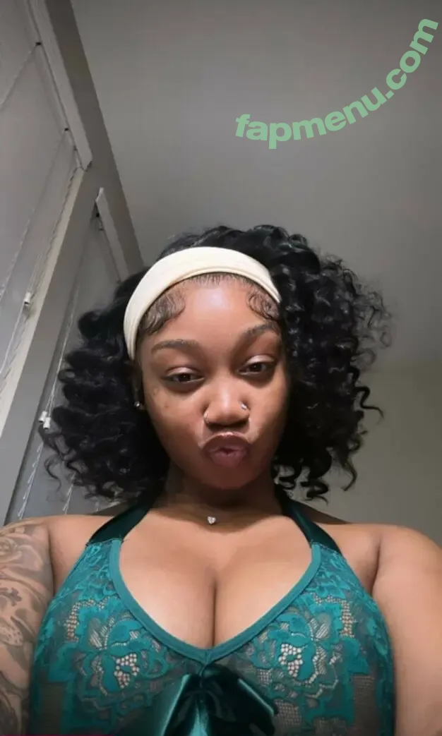 Kiajaamonae nude photo #0010 (milkingki)