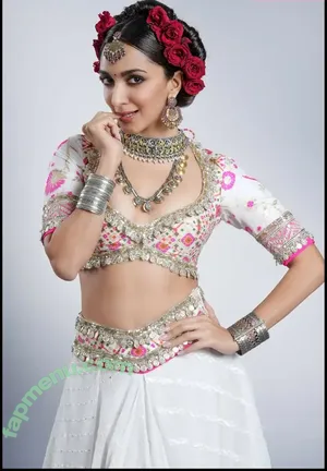 Kiara Advani / kiaraaliaadvani nude photo #0049