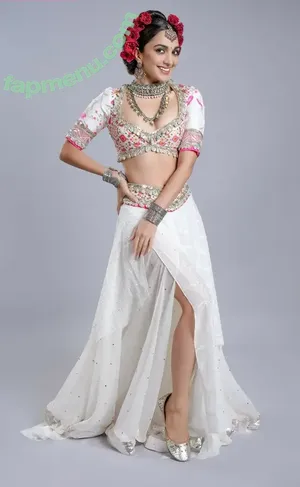 Kiara Advani / kiaraaliaadvani nude photo #0053
