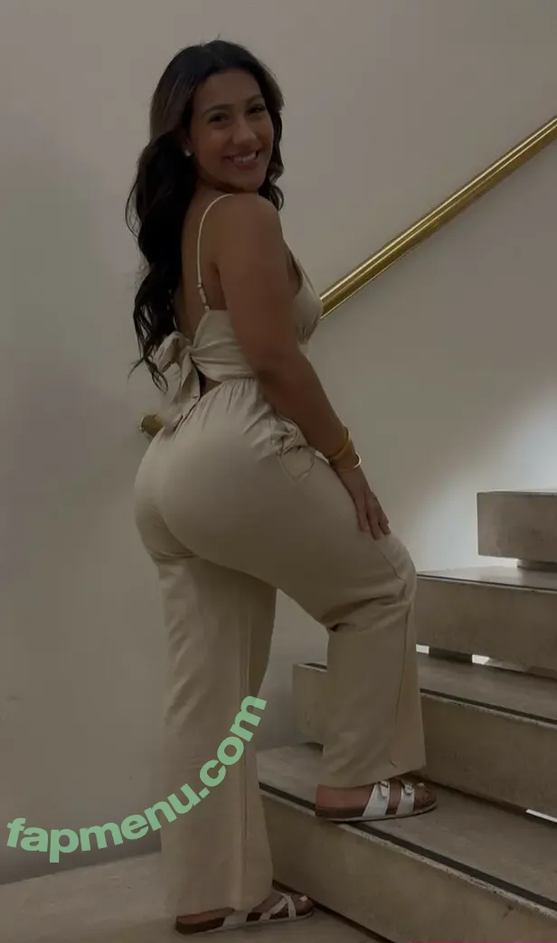 Kiaralise nude photo #0002 (Kiaralise)