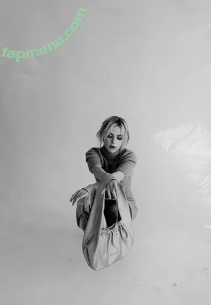 Kiernan Shipka / AdventuresSabrina / kiernanshipka nude photo #3259
