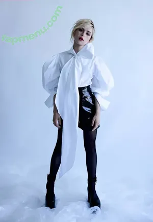 Kiernan Shipka / AdventuresSabrina / kiernanshipka nude photo #3261