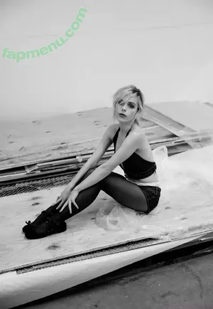 Kiernan Shipka / AdventuresSabrina / kiernanshipka nude photo #3262