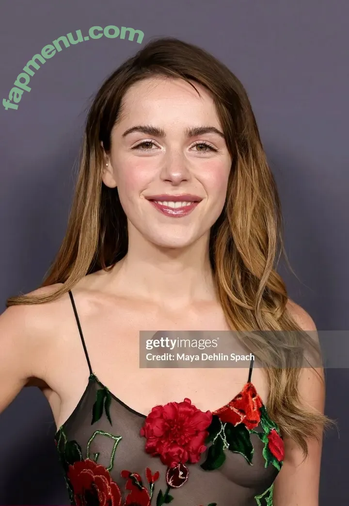Kiernan Shipka nude photo #3190 (AdventuresSabrina / kiernanshipka)