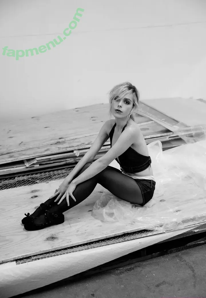Kiernan Shipka nude photo #3262 (AdventuresSabrina / kiernanshipka)