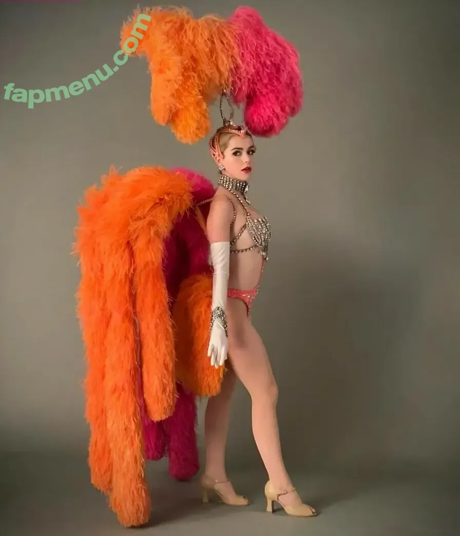 Kiernan Shipka nude photo #3268 (AdventuresSabrina / kiernanshipka)