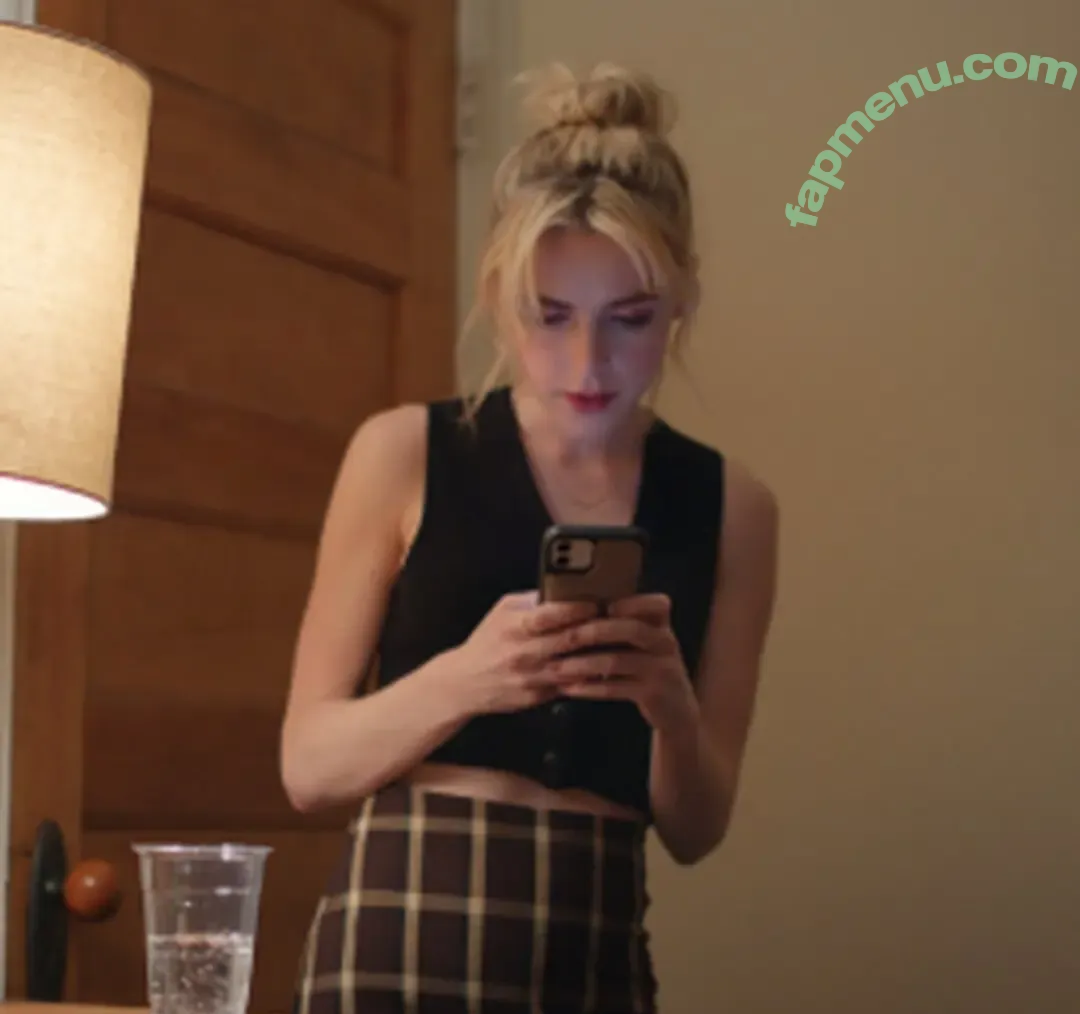 Kiernan Shipka nude photo #3286 (AdventuresSabrina / kiernanshipka)