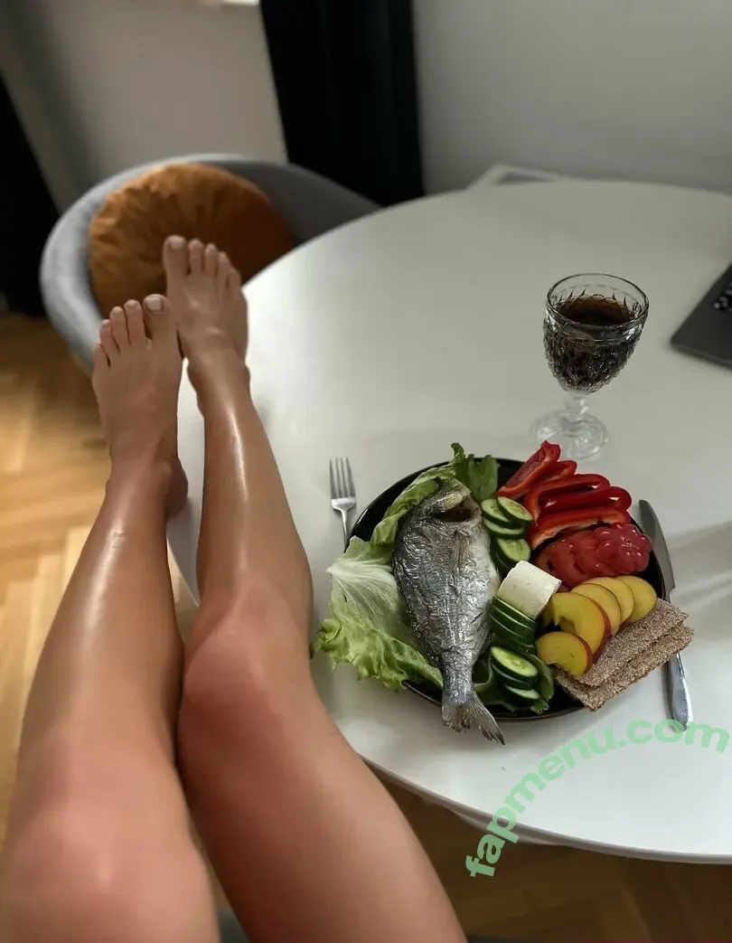 kiki_miia nude photo #0108 (kikimiyayayagitudeeh)
