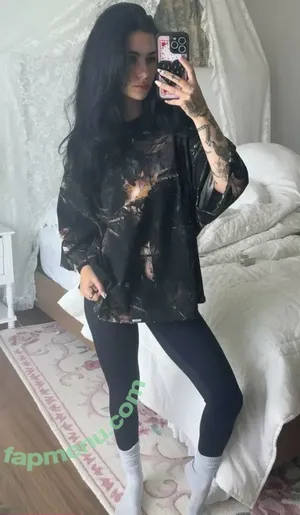 Killljoyy / carly.jb nude photo #0075
