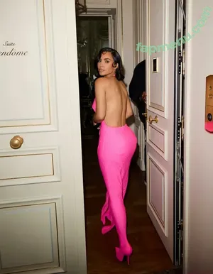 Kim Kardashian / kimkadarshian / kimkardashian nude photo #0016