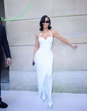 Kim Kardashian / kimkadarshian / kimkardashian nude photo #0023