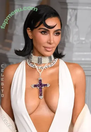 Kim Kardashian / kimkadarshian / kimkardashian nude photo #0048