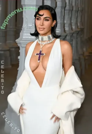 Kim Kardashian / kimkadarshian / kimkardashian nude photo #0053