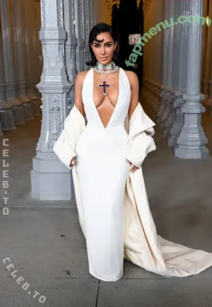 Kim Kardashian / kimkadarshian / kimkardashian nude photo #0062