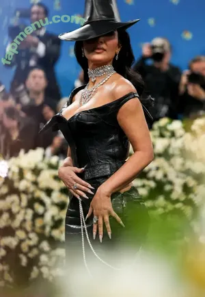 Kim Kardashian / KimKardashian / kim_kardashian nude photo #5728