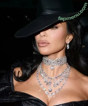 Kim Kardashian / KimKardashian / kim_kardashian nude photo #5759