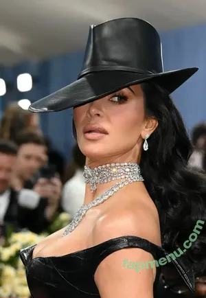 Kim Kardashian / KimKardashian / kim_kardashian nude photo #5797