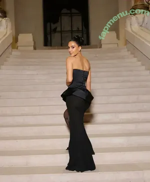 Kim Kardashian / KimKardashian / kim_kardashian nude photo #5858
