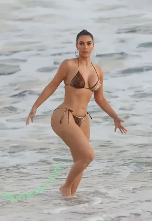 Kim Kardashian / KimKardashian / kim_kardashian nude photo #5887