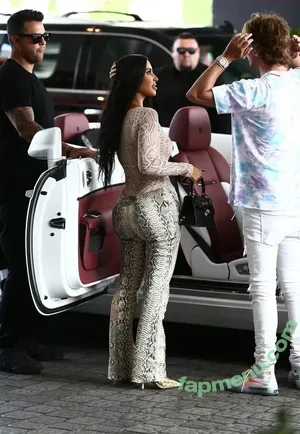 Kim Kardashian / KimKardashian / kim_kardashian nude photo #5913