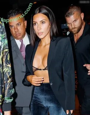 Kim Kardashian / KimKardashian / kim_kardashian nude photo #5939