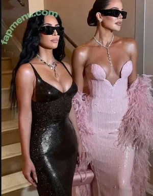 Kim Kardashian / KimKardashian / kim_kardashian nude photo #5987