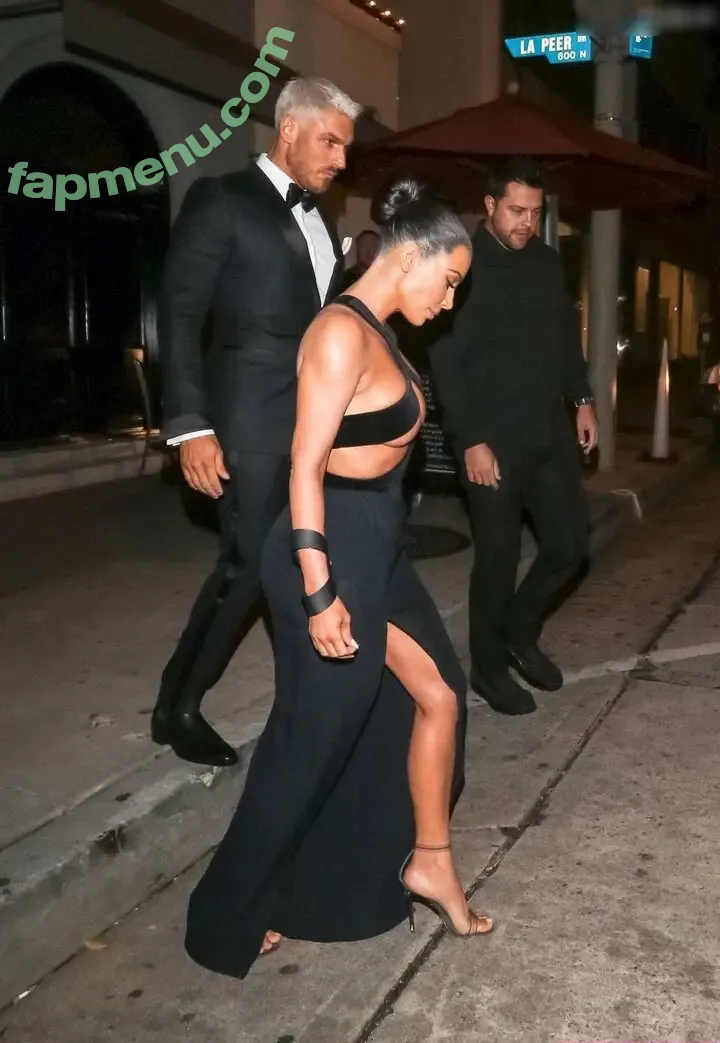 Kim Kardashian nude photo #5709 (KimKardashian / kim_kardashian)