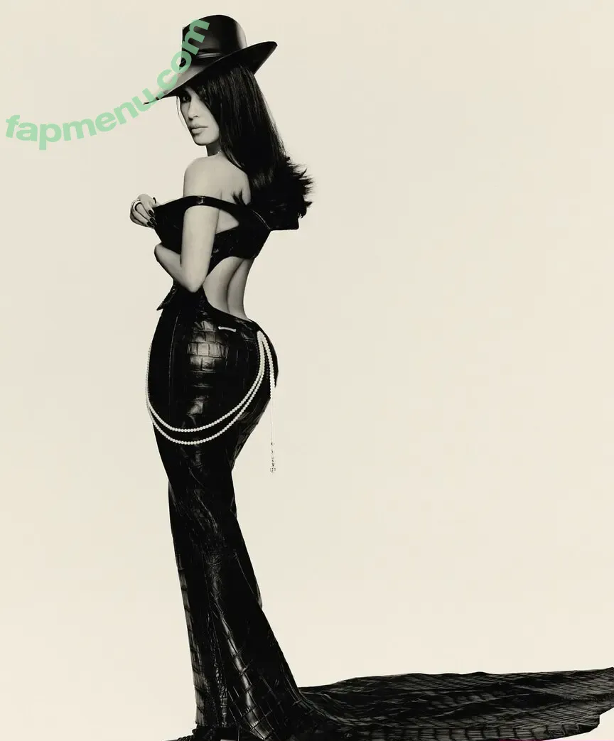 Kim Kardashian nude photo #5716 (KimKardashian / kim_kardashian)