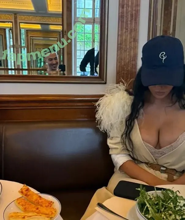 Kim Kardashian nude photo #5850 (KimKardashian / kim_kardashian)