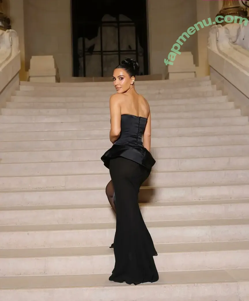 Kim Kardashian nude photo #5858 (KimKardashian / kim_kardashian)