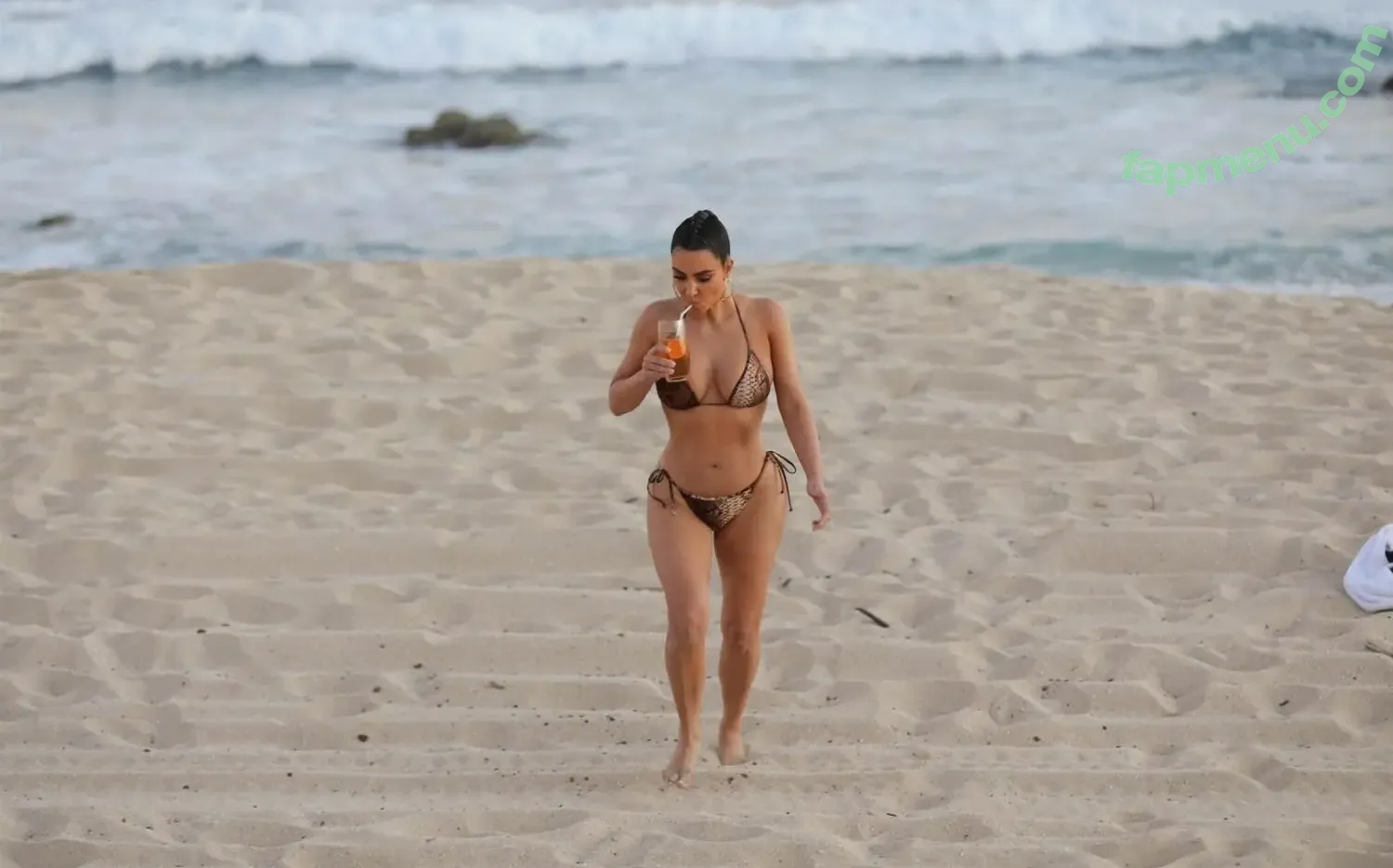 Kim Kardashian nude photo #5888 (KimKardashian / kim_kardashian)
