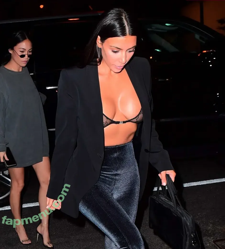 Kim Kardashian nude photo #5941 (KimKardashian / kim_kardashian)