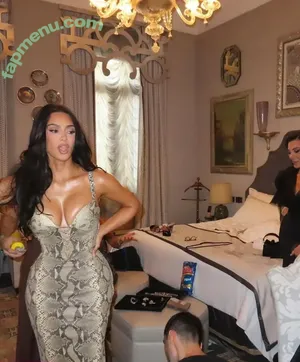 Kim Kardashian / KimKardashian / kim_kardashian nude photo #6022